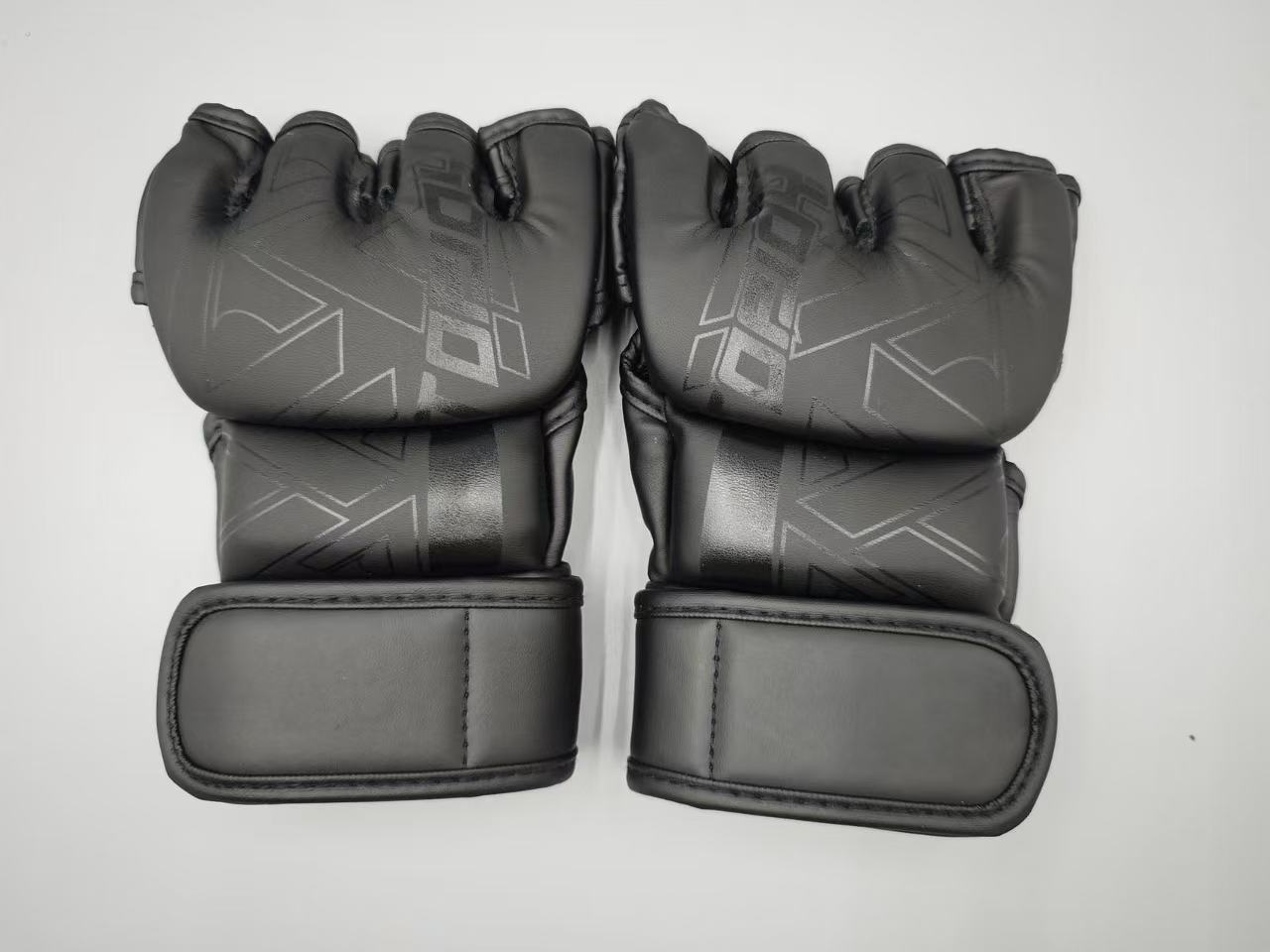 قفازات فنون القتال المختلطة (MMA)