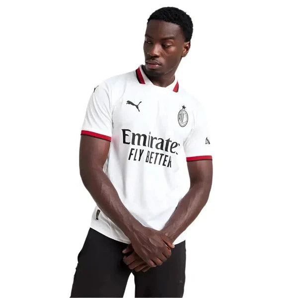 ميلان خارج ملعبه ضد جيرسي 2024/2025