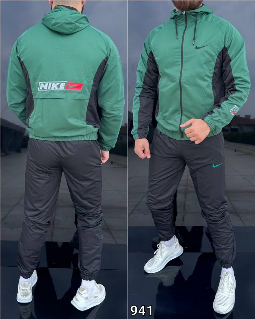 ملابس نايكي الرياضية